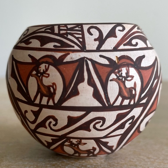 Miniature Zuni Heart Line Deer Olla - Picture 3 of 14